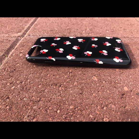 Kate Spade iPhone 8 Plus Case reposhing wrong size - Picture 5 of 5